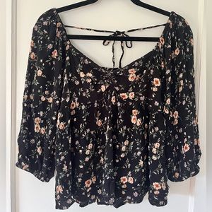 American Eagle Black Floral Flowy Boho Top Size Medium